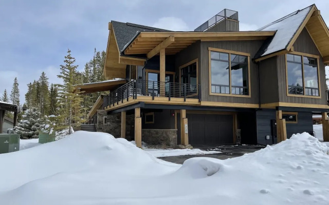 Chateau Breck 4 Bedroom Townhouse