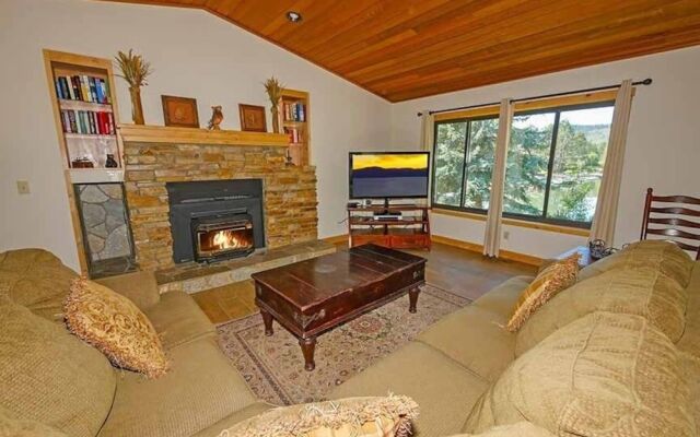 596 Danube Drive 3 Bedroom Home by RedAwning