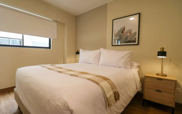 w Comfy 2BR w Modern Balcony Near Kennedy Park