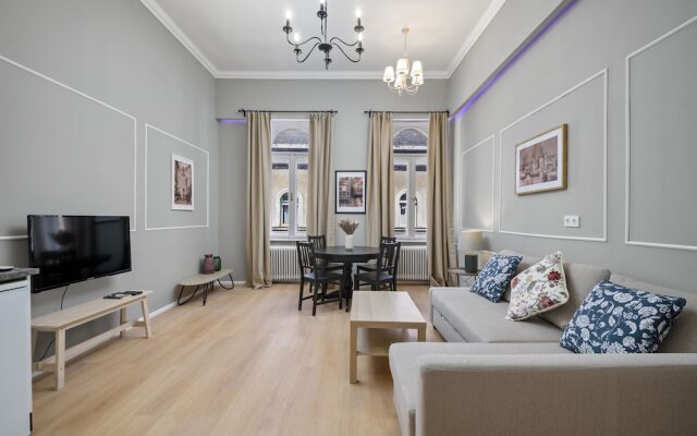 Venus Apartments - Akacfa street I