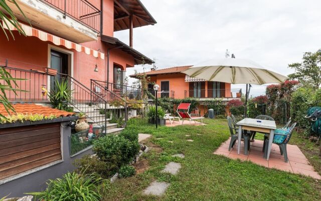 Cosy Holiday Home in Baveno with Lake nearby