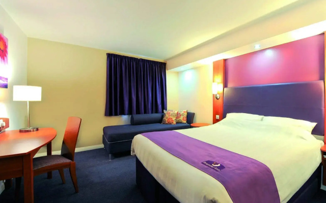 Premier Inn Abu Dhabi Airport (Business Park)