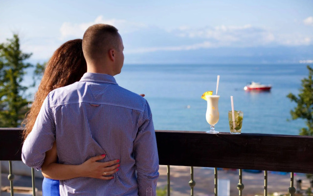 Blue Waves Resort