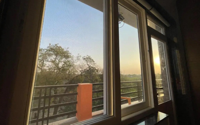 Kaashi Flora (Modern Suite)