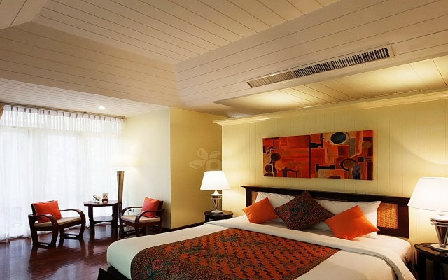 Baan Bayan Beachfront Hotel