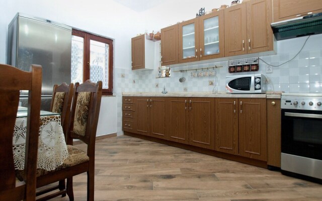 Apartment 1775