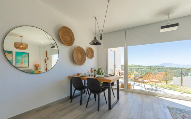 Views, Terrace & Pool - Fibre WIFI - SimplyTarifa