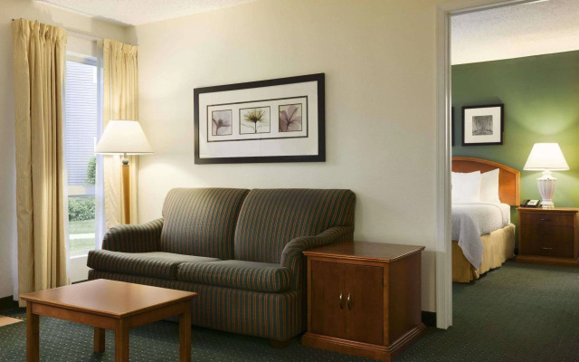 Philadelphia Suites-Extended Stay