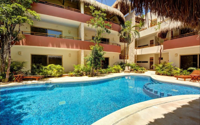 Rainbow Penthouse 2 bedrooms sleeps 5