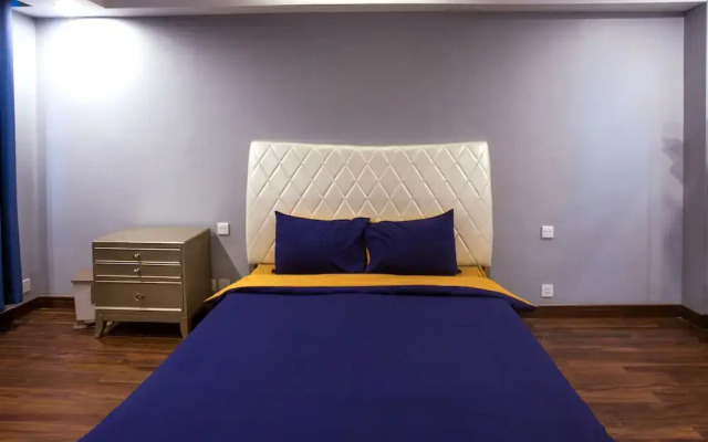 RedDoorz Hostel @ Signature Inn