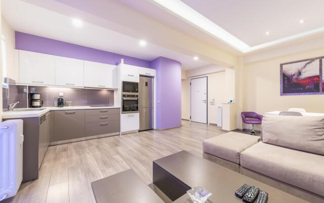 An Impressive 2 bdr Apt in Glyfada