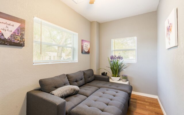 Cute Cozy Bungalow Down Town Jacuzzi
