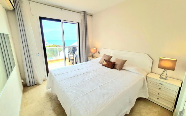 SunRise Sea Views Eco Apartment With Swimming Pool
