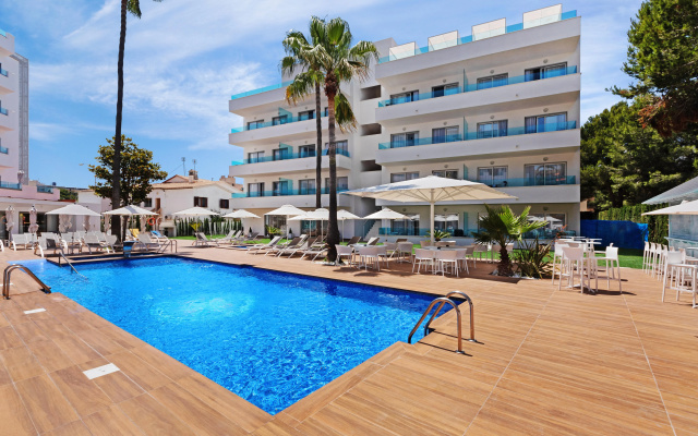 Metropolitan Playa JUKA Aparthotel