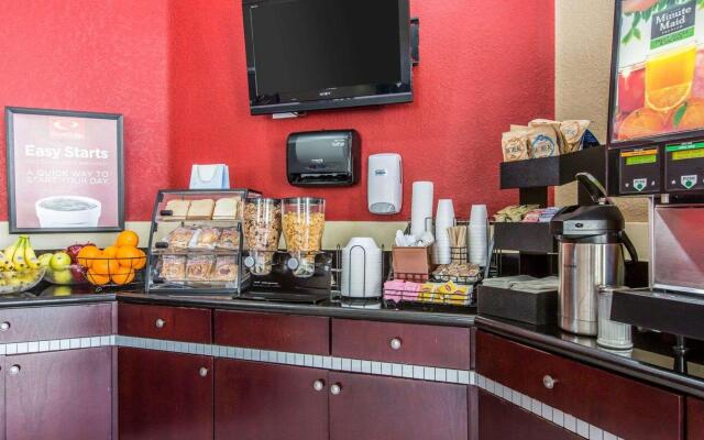 Econo Lodge Inn & Suites Fallbrook Downtown