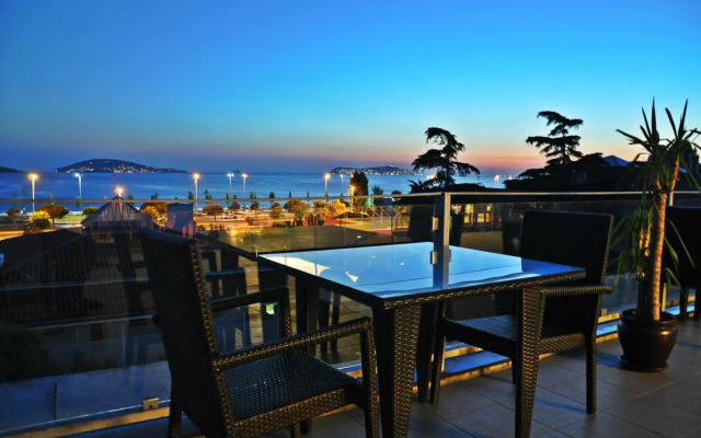 Island Hotel
