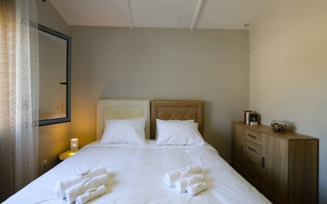 Villa Myra in Kalivia Thorikou