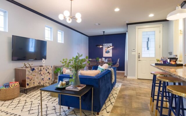 Spacious 3 BR Near Downtown by Domio
