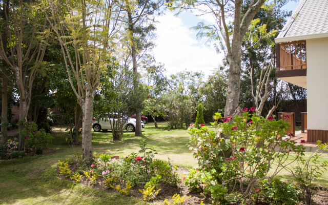 Hosteria Airport Garden