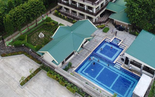 Villa Esmeralda Bryan's Resort Hotel and Restaurant