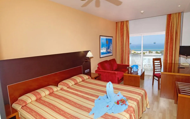 Отель BLUESEA Golden Beach
