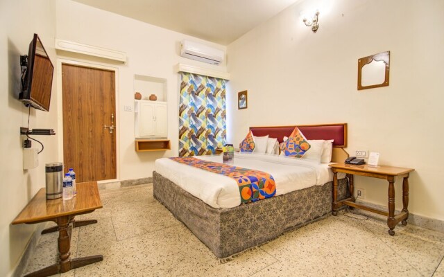 Pink Palace by FabHotel