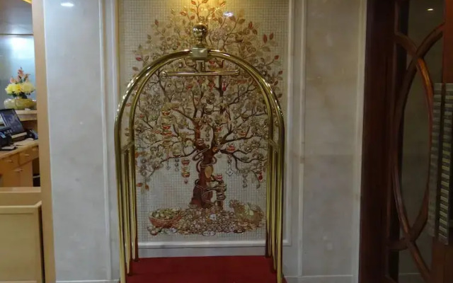 Hotel Gms Grand