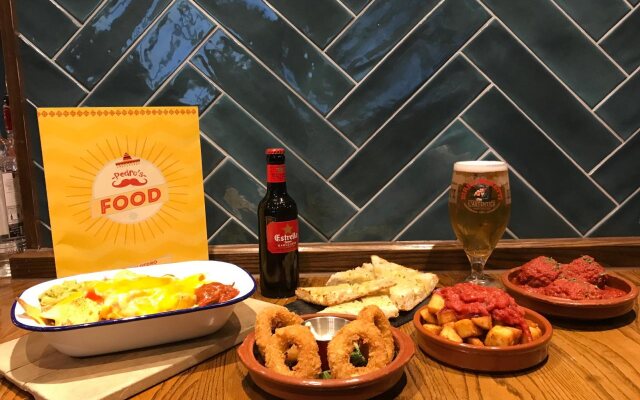 Pedro's Restaurant, Bar & Hotel