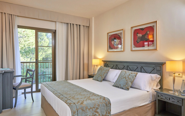 Zafiro Cala Mesquida Hotel