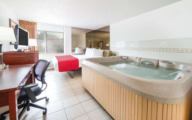 Ramada by Wyndham Enid