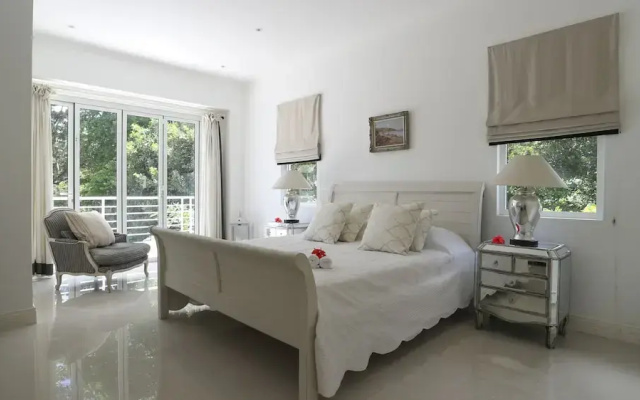 Les Jolies Eaux Villa - Chateau Elysium