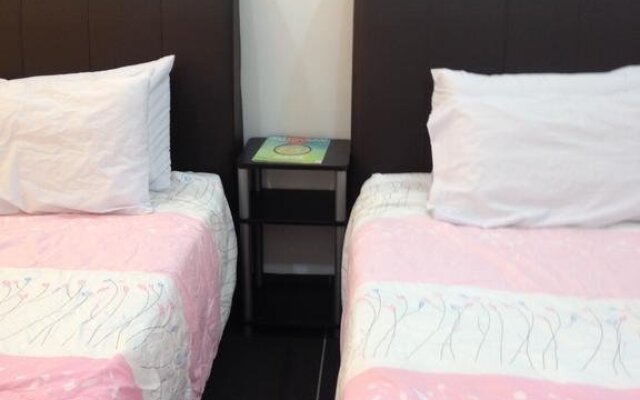 White House Cubical Hotel