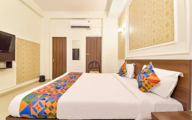 OYO 9571 Hotel Aditya Residency