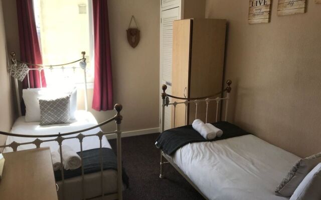 Crags View Apartment