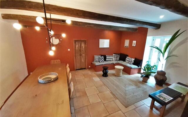 Un Je Ne Sais Quoi De Paradis