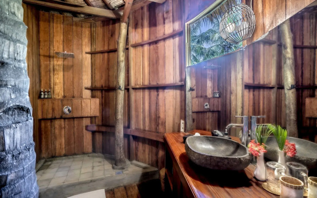Gili Treehouses