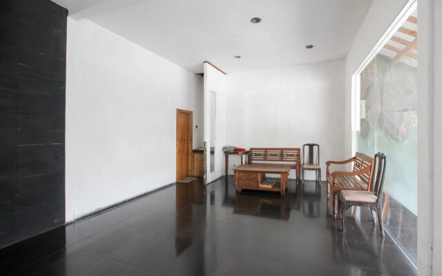 RedDoorz near RS Sarjito Yogyakarta 2