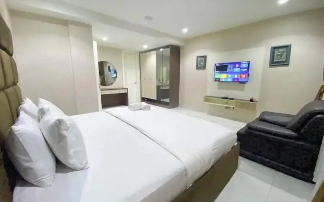 The Bond Apartment