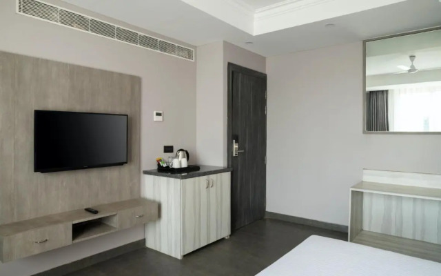 OYO 2440 Palm Grove