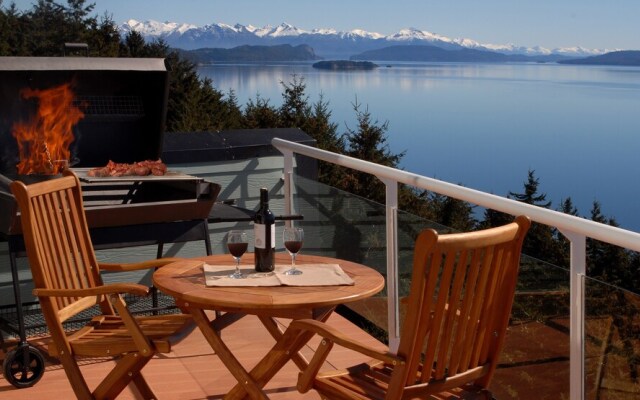 Huge Balcony and Amazing View AT2