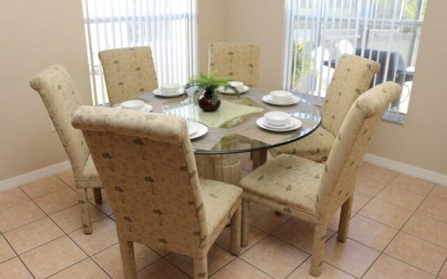 Ta524or 5 Bedroom Home