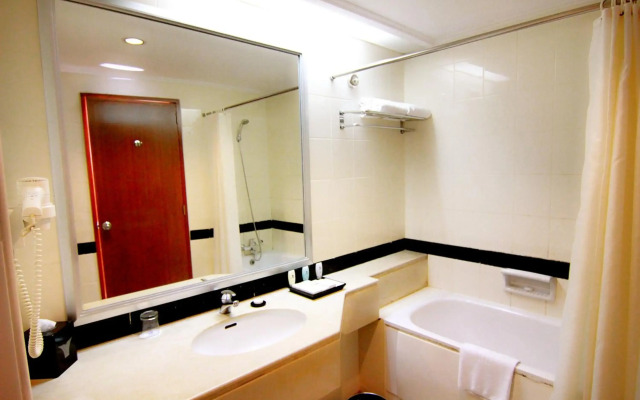 Menara Peninsula Hotel Jakarta