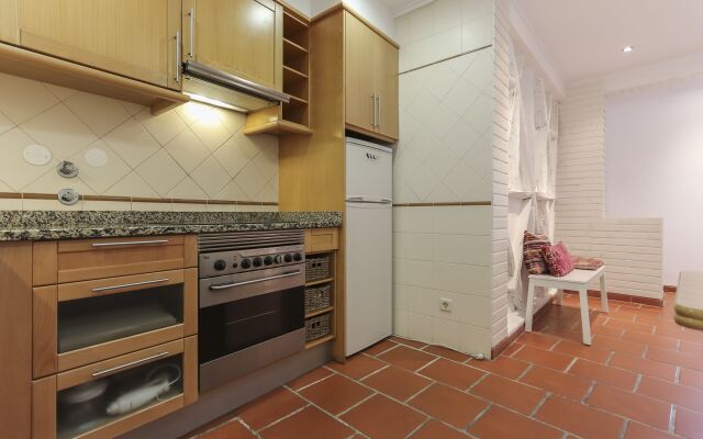 Typical Mouraria by Homing