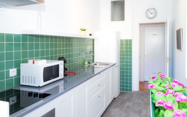 Liiiving in Porto - Downtown Delight Apartments