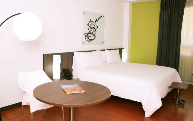 Viaggio 617 Suites