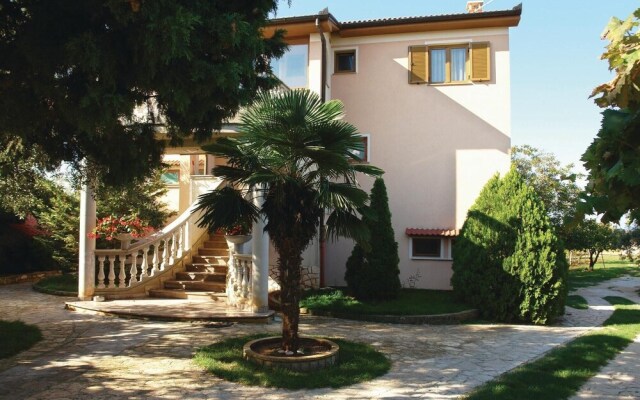 Awesome Apartment in Vodnjan With 2 Bedrooms and Outdoor Swimming Pool