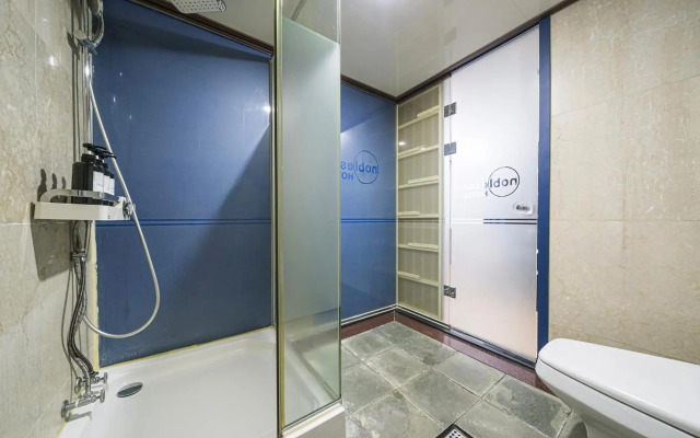 Noblesse Hotel