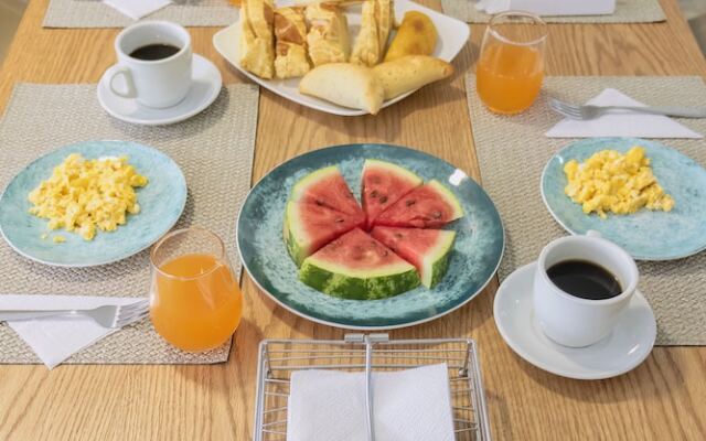 Ventiuna Hotel & Hostel