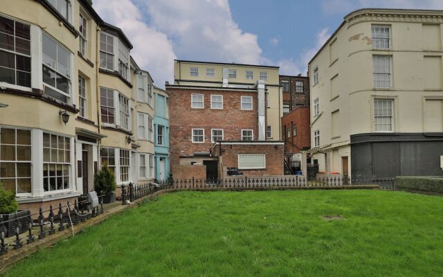 2 Bed Flat - Sleeps 4 - Wifi