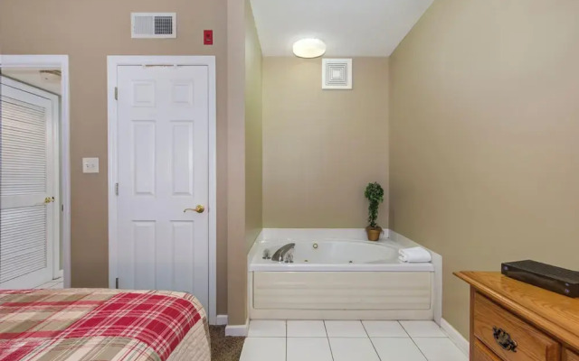 Colonial Crest Condo Unit #113